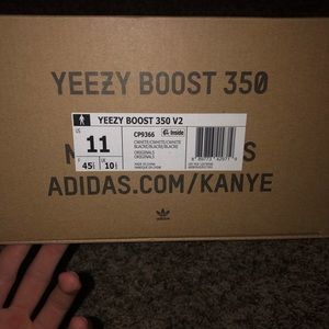 Yeezy 350 V2